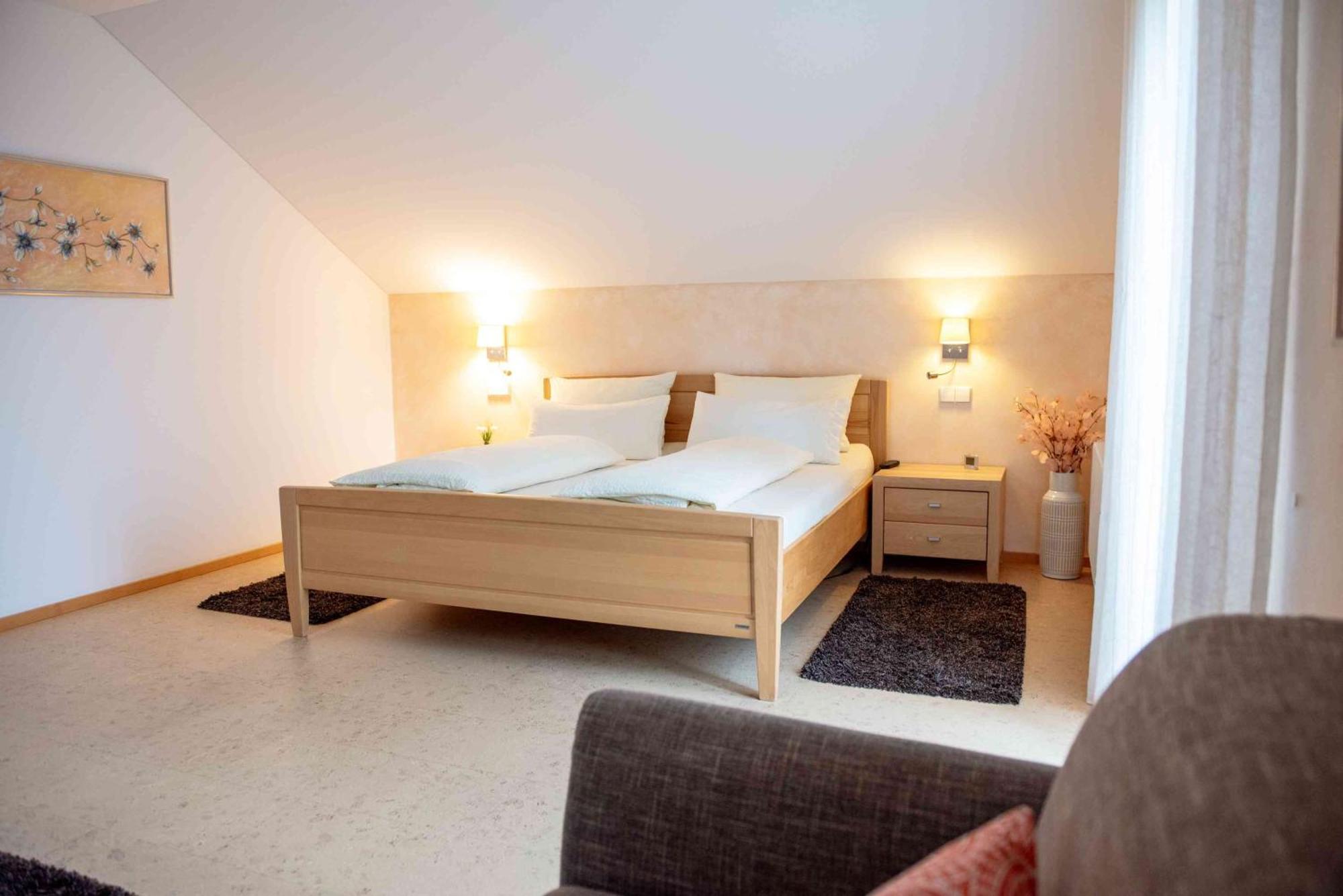 Gaestehaus Am Fuerstweg Heuchelheim-Klingen Ngoại thất bức ảnh