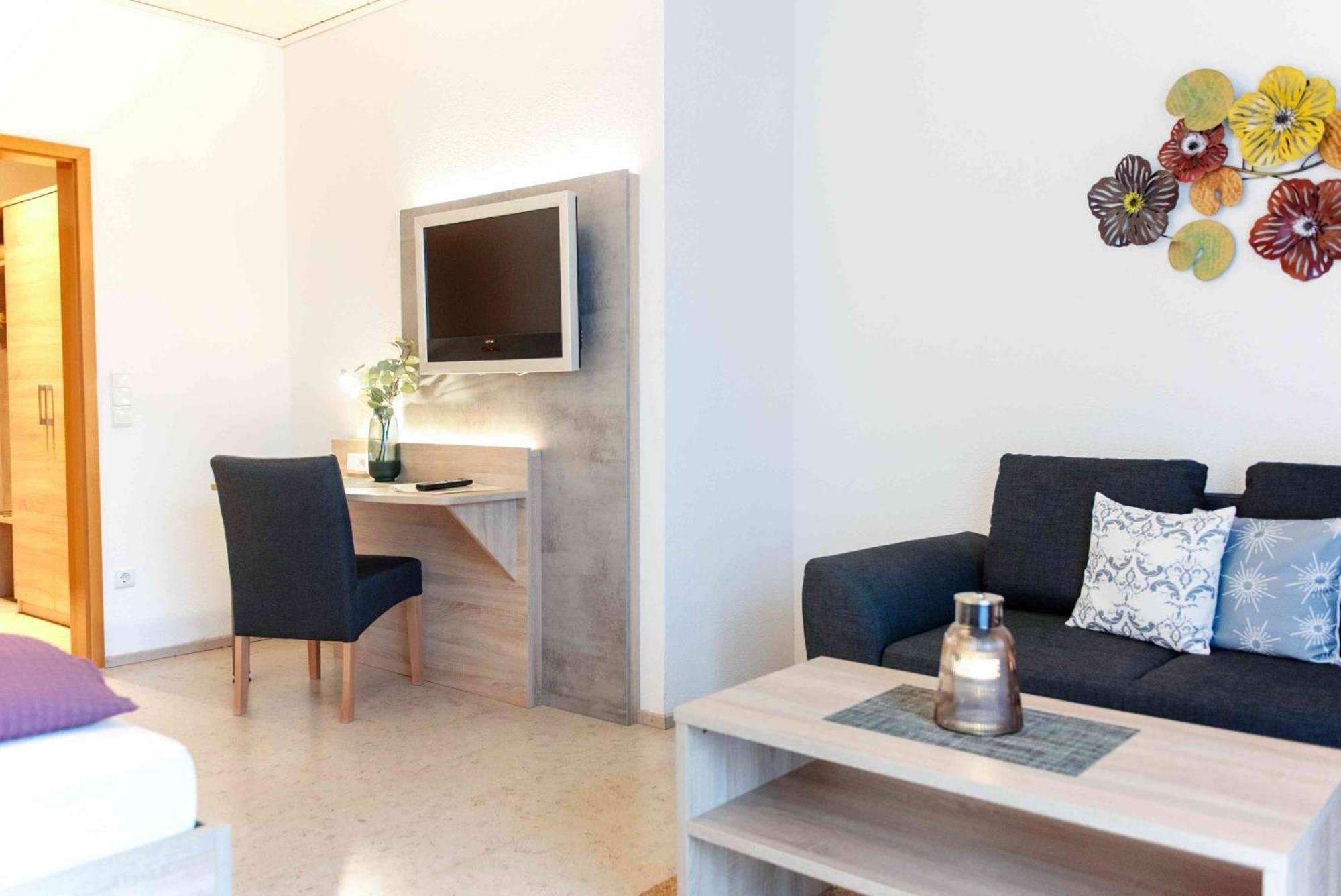 Gaestehaus Am Fuerstweg Heuchelheim-Klingen Ngoại thất bức ảnh