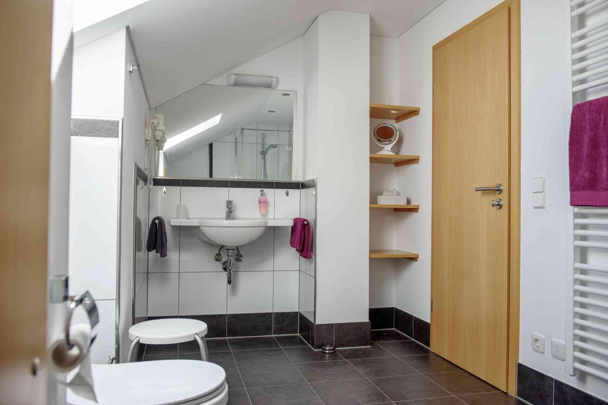 Gaestehaus Am Fuerstweg Heuchelheim-Klingen Ngoại thất bức ảnh