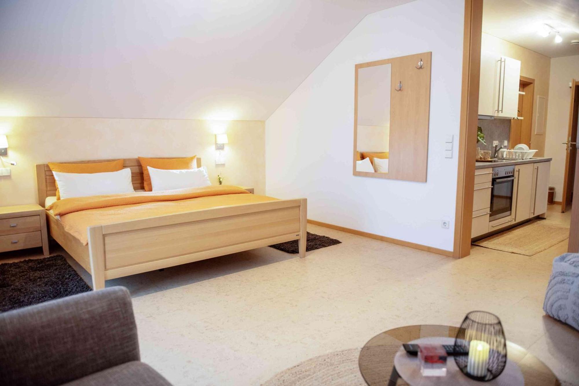 Gaestehaus Am Fuerstweg Heuchelheim-Klingen Ngoại thất bức ảnh
