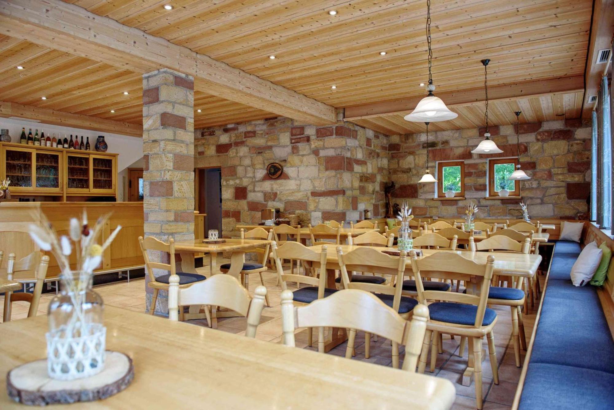 Gaestehaus Am Fuerstweg Heuchelheim-Klingen Ngoại thất bức ảnh